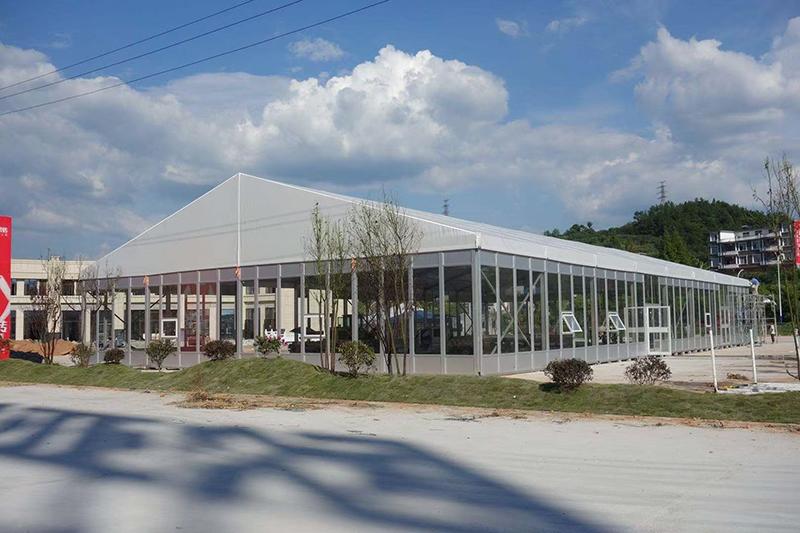 达川区婚庆篷房出租：透明篷房+氛围灯光，打造星空婚礼场景